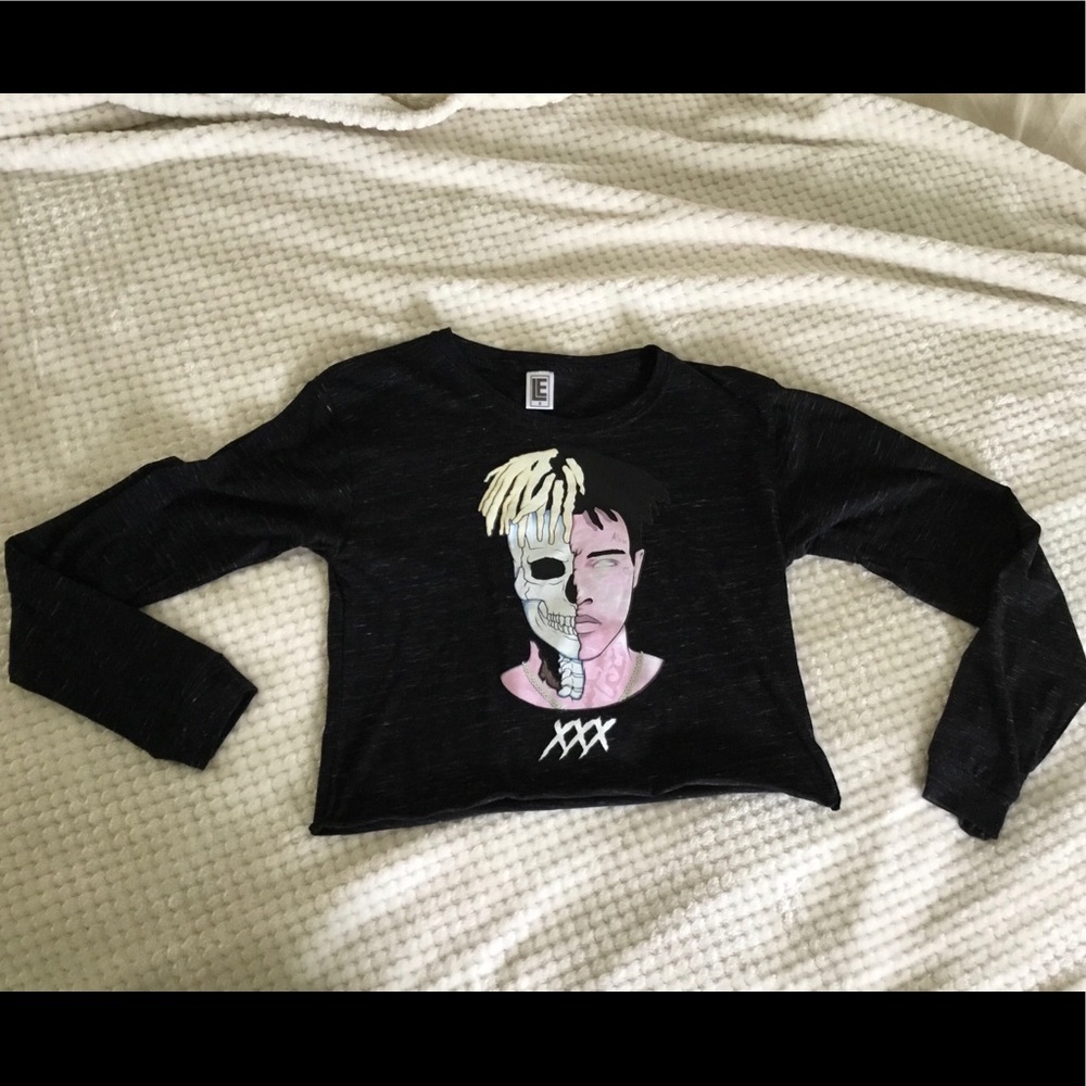 Long sleeve T-shirt by LE size M NWOT